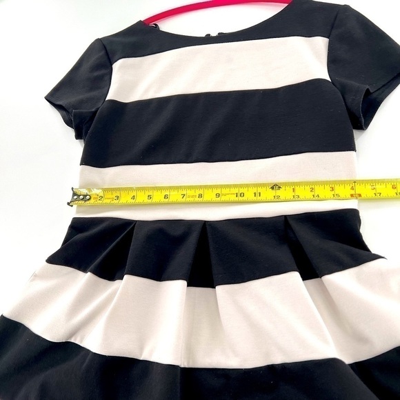 B. Darlin Black and White Stripe Dress Junior size 13/14 Woman’s size L - Picture 8 of 12
